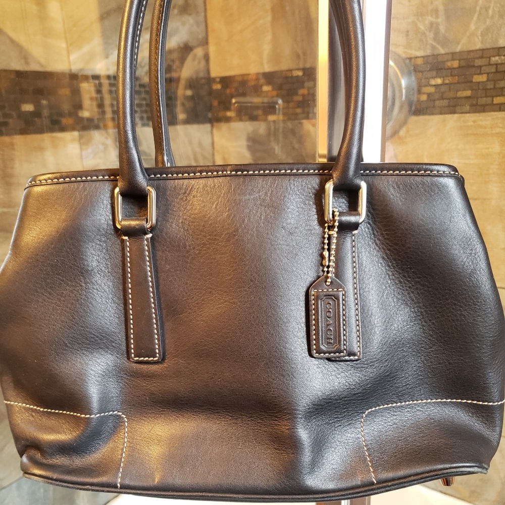 Coach Vintage Black Leather Handbag - K1S-7755